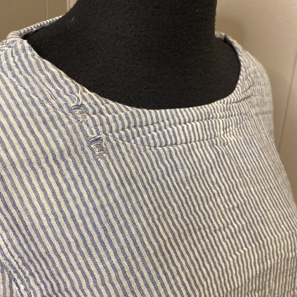 cloth & stone medium tunic stripe Distressed. Plaid lining Back half button down - Picture 3 of 9